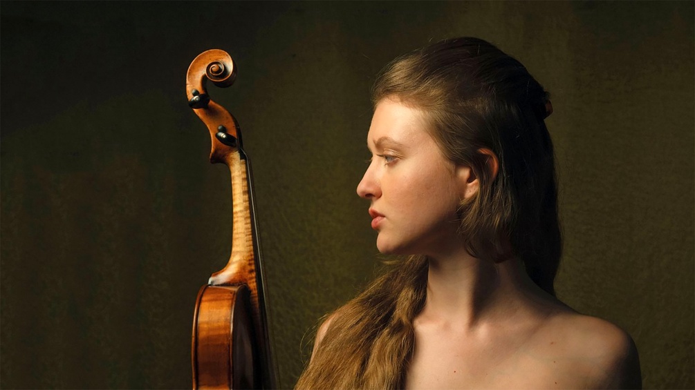 Louise Ayrton, Ausschnitt des Covers von "Aurora Germanica"