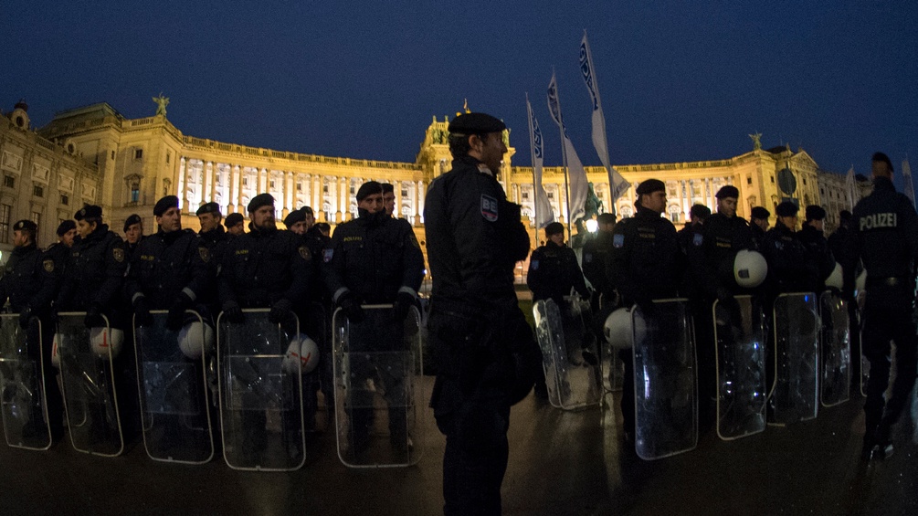 Polizeisperre vor der Hofburg