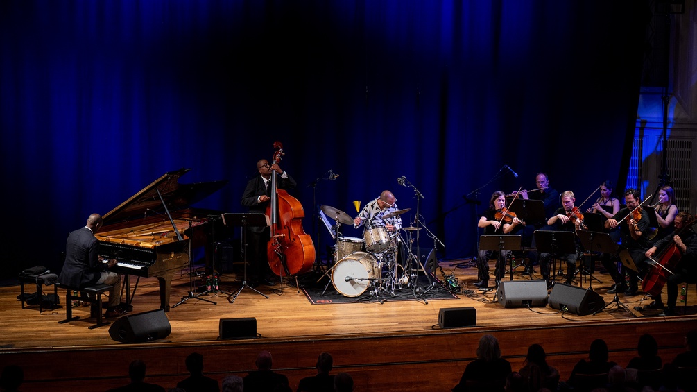 Pianist Danny Grissett und sein Trio mit dem Mivos Quartet im Mai 2025 im Wiener Konzerthaus
