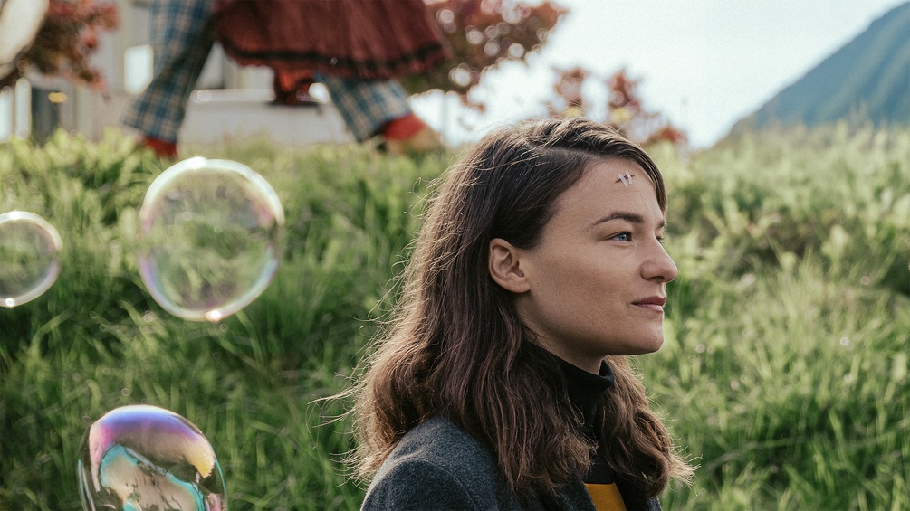 "4 minus 3", Filmausschnitt