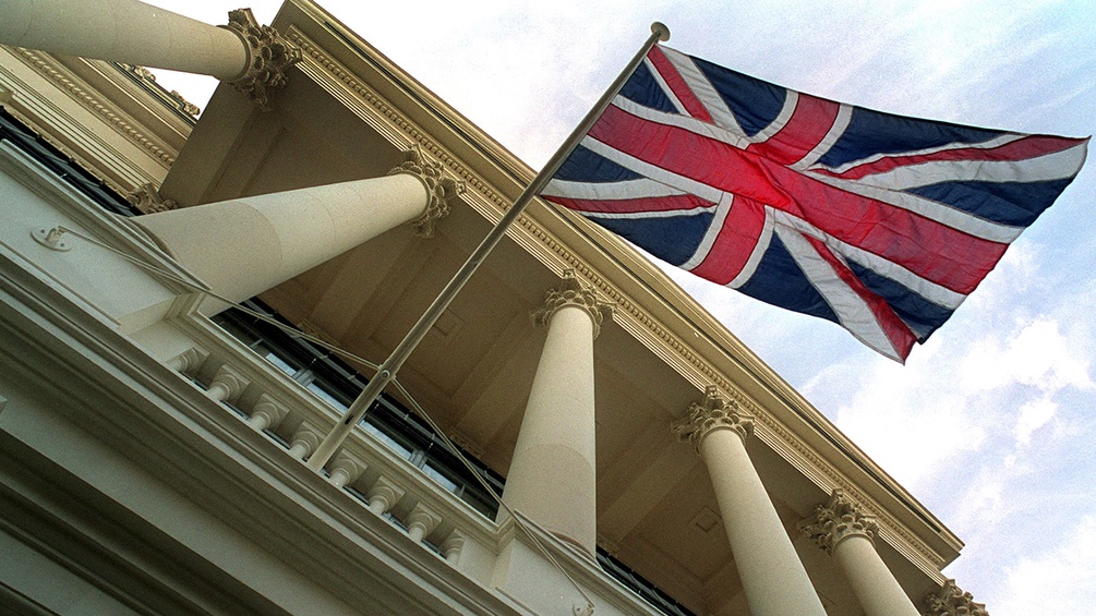 Die Covent Garden Oper von aussen mit der Englischen Flagge.