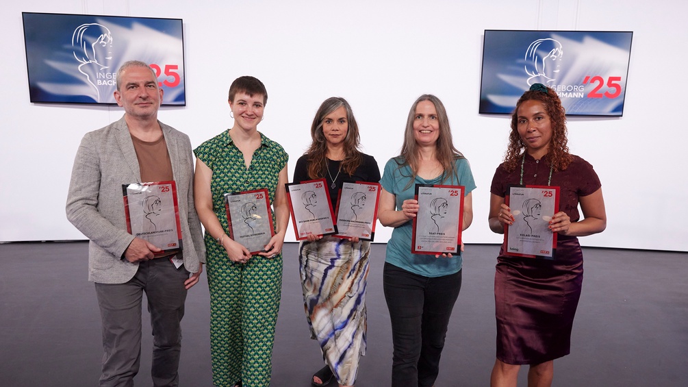 ORF/JOHANNES PUCH Boris Schumatsky (Deutschlandfunkpreis), Tara Meister (Preis des Carinthischen Sommers), Natascha Gangl (Ingeborg Bachmannpreis und BKS Publikumspreis), Almut Tina Schmidt (3SAT preis), Nora Osagiobare (Kelag Preis)