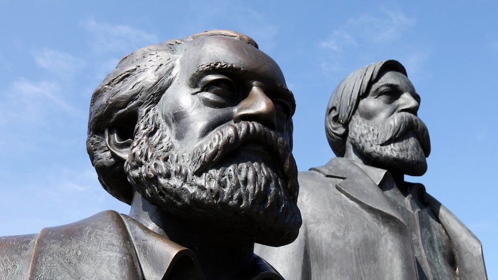 Marx und Engels Denkmal in Berlin