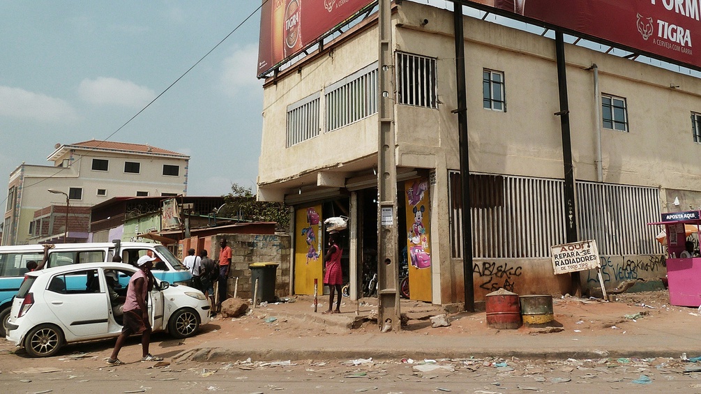 Straßeneck in Luanda