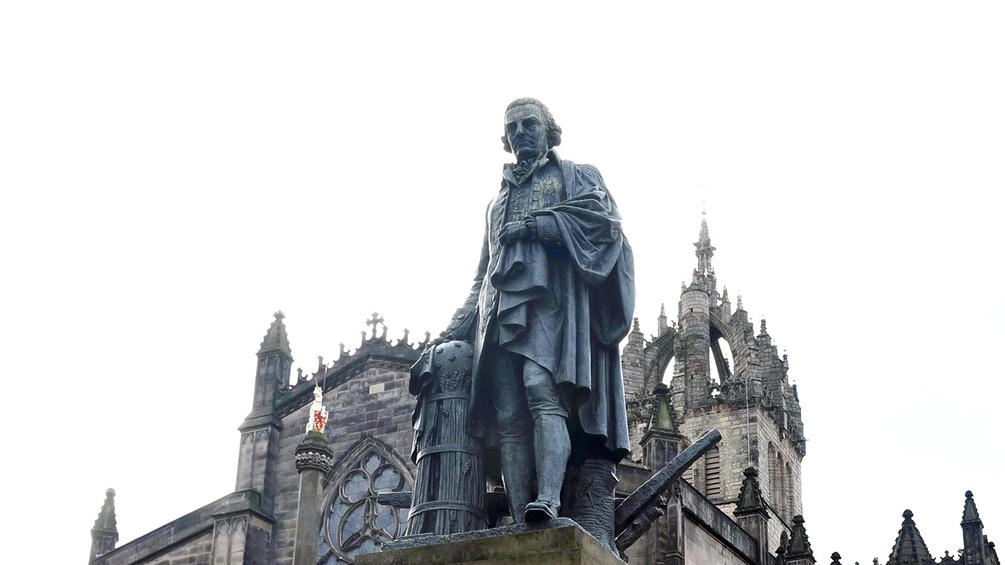 Statue von Adam Smith in Edinburgh