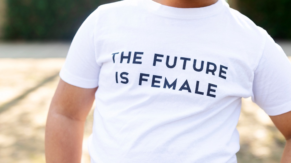 T-Shirt mit dem Aufdruck "The future is female"