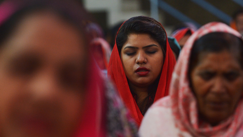 Frauen mit Kopftuch in Pakistan.