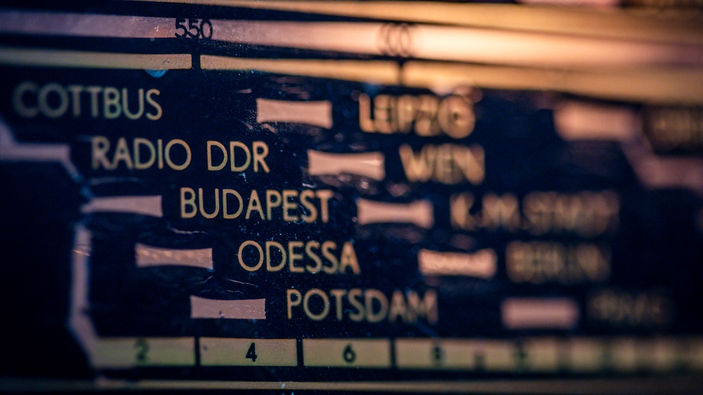 Ein altes Radio aus DDR-Zeiten.