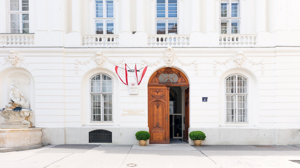 Ausschnitt der Fassade des Hauptgebäudes der Österreichischen Akademie der Wissenschaften in Wien