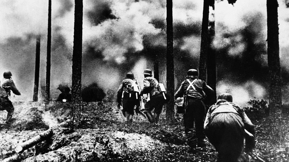 Truppen in einem brennenden Wald, 1941