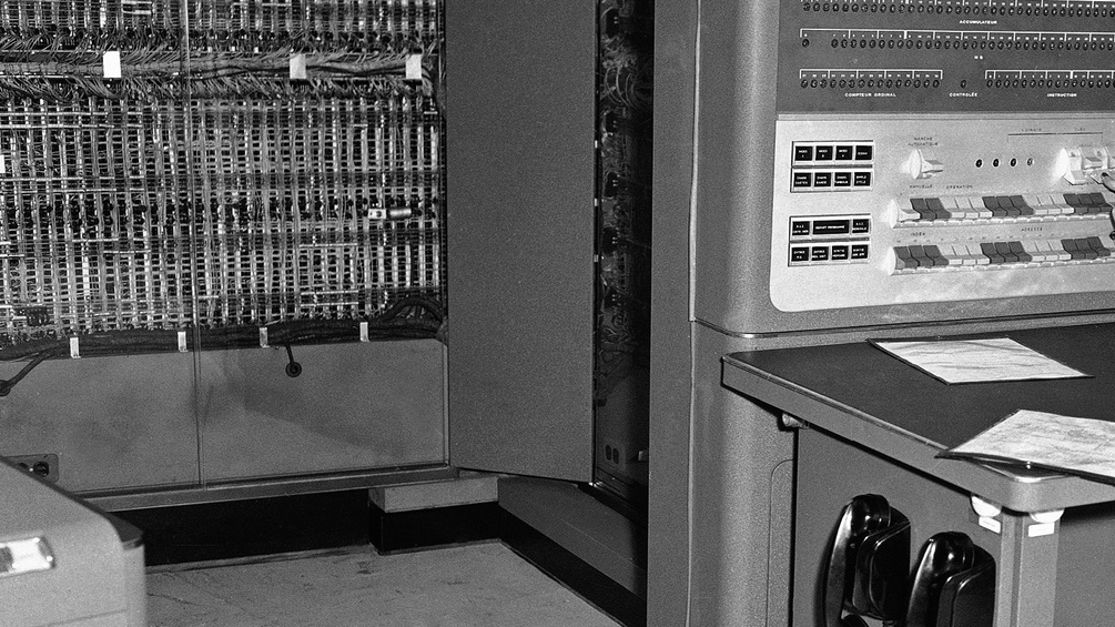 Der IBM 704 in Paris.