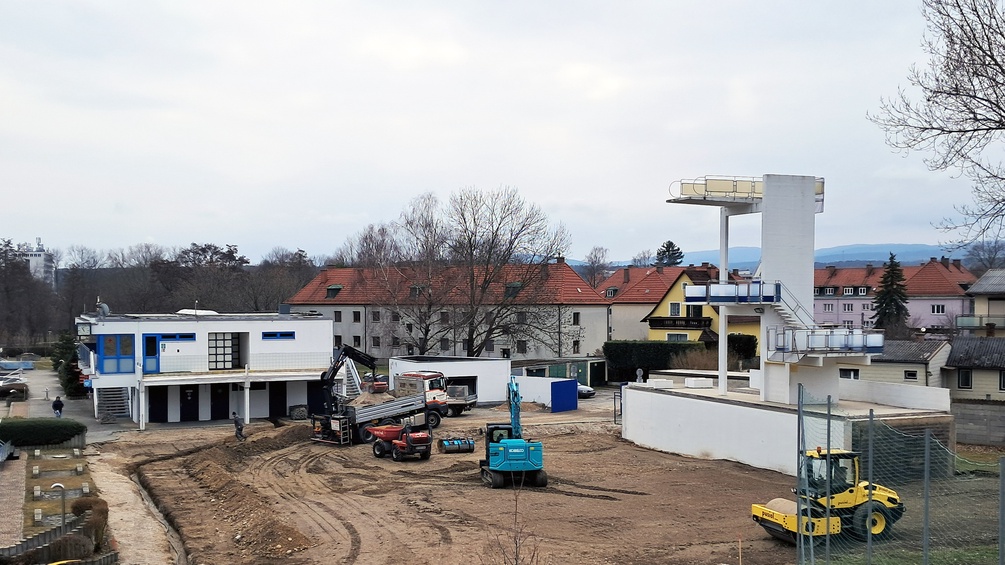 Sprungturm im ehemaligen Ternitzer Freibad