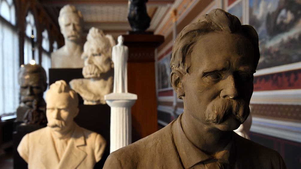 Friedrich-Nietzsche-Büsten