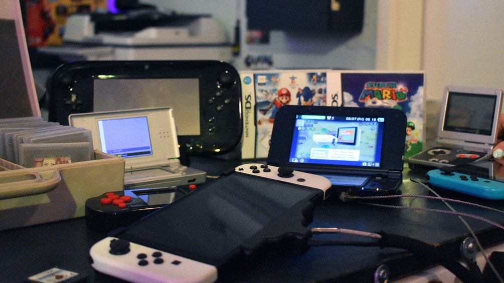 Diverse Spielhandhelds