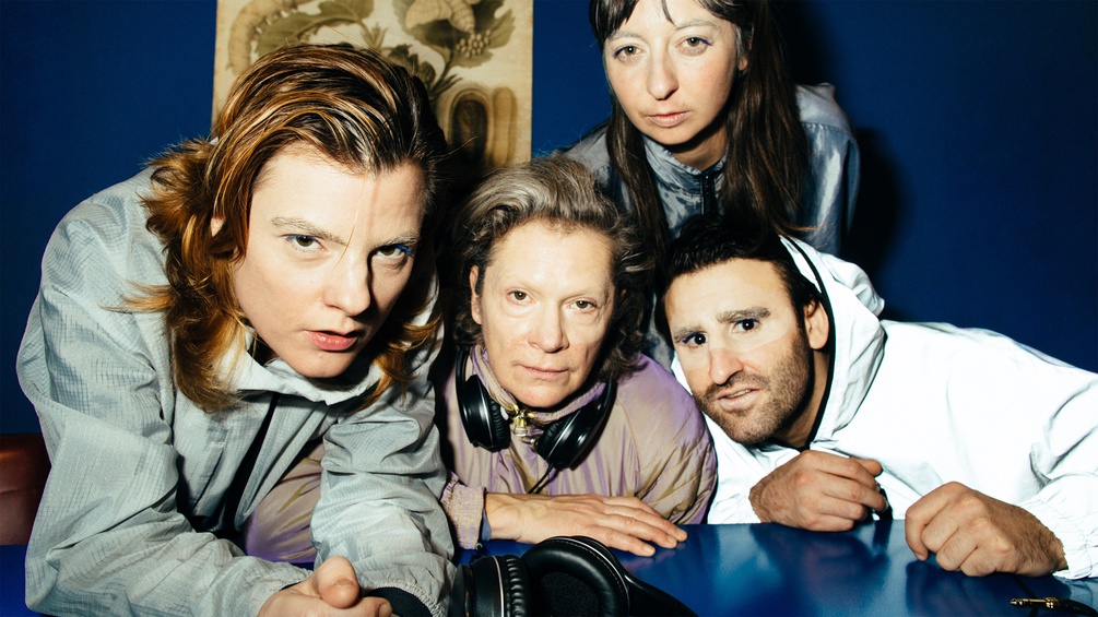 "Radio Goo Goo", Sujet des Theaterstücks