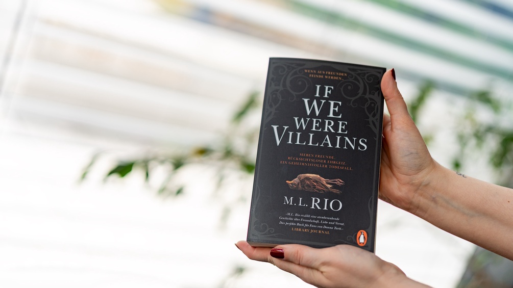 M.L. Rio: "If we were Villains"