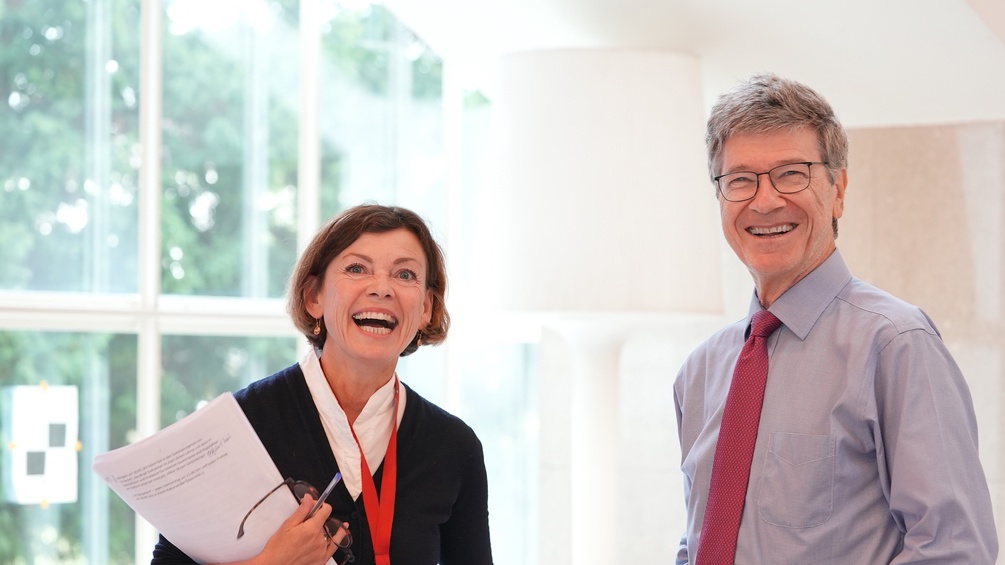 Renata Schmidtkunz und Jeffrey Sachs