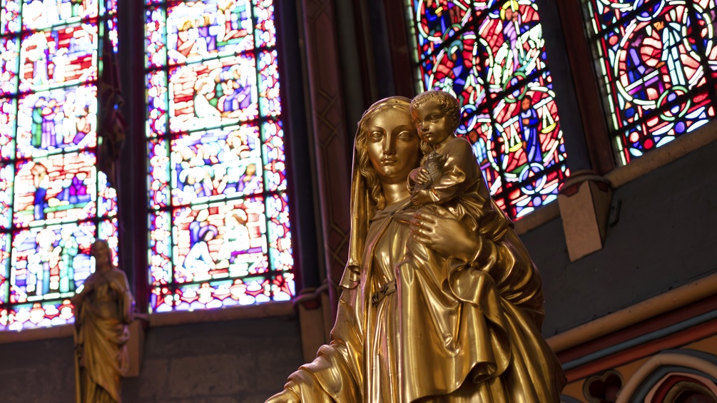 Mutter-Gottes-Statue in Frankreich