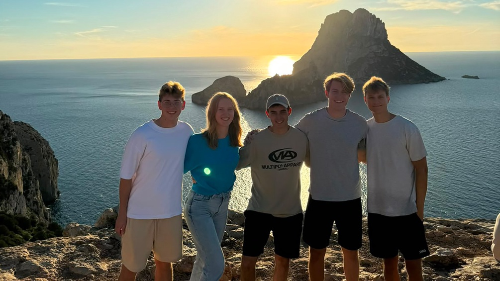 Hannah Mayr, Gruppenbild auf Ibiza