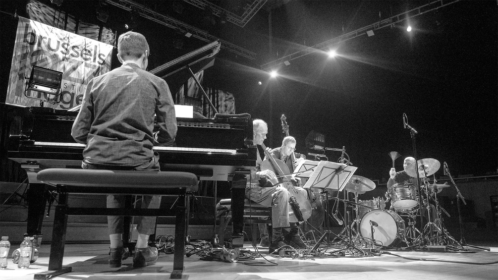 INSIDE JAZZ/PATRICK VAN VIERKEN Bram de Looze mit Thomas Morgan, Joey Baron, Hank Roberts