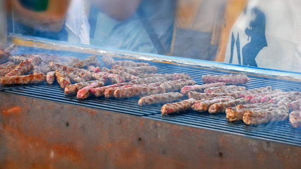 Cevapcici, Cevape auf dem Grill
