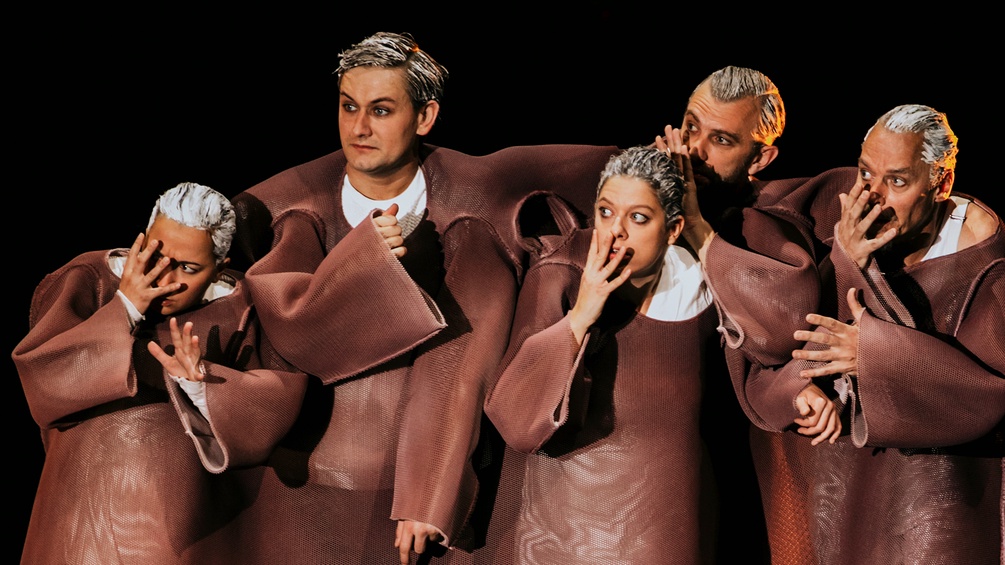 LUPISPUMA.COM/VOLKSTHEATER Constanze Winkler, Lukas Watzl, Isabella Knöll, Jan Thümer, Günther Wiederschwinger