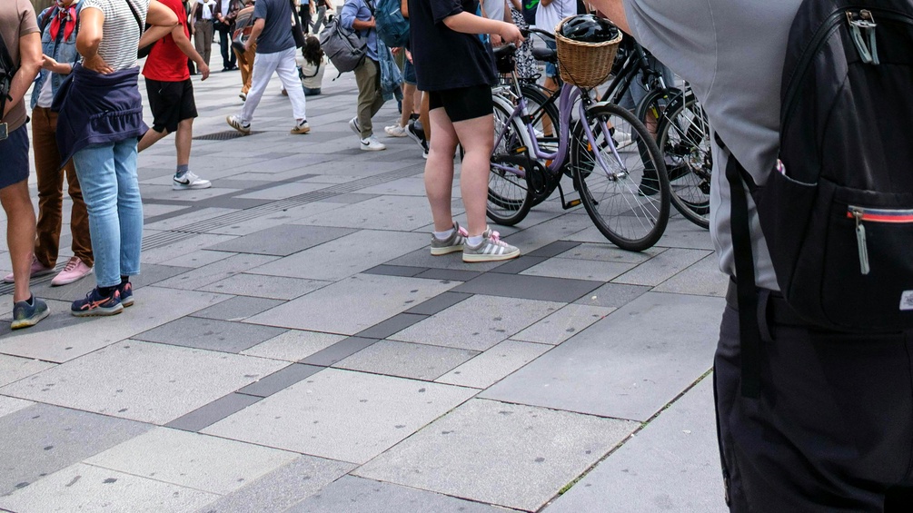 Passantinnen beim Stephansdom