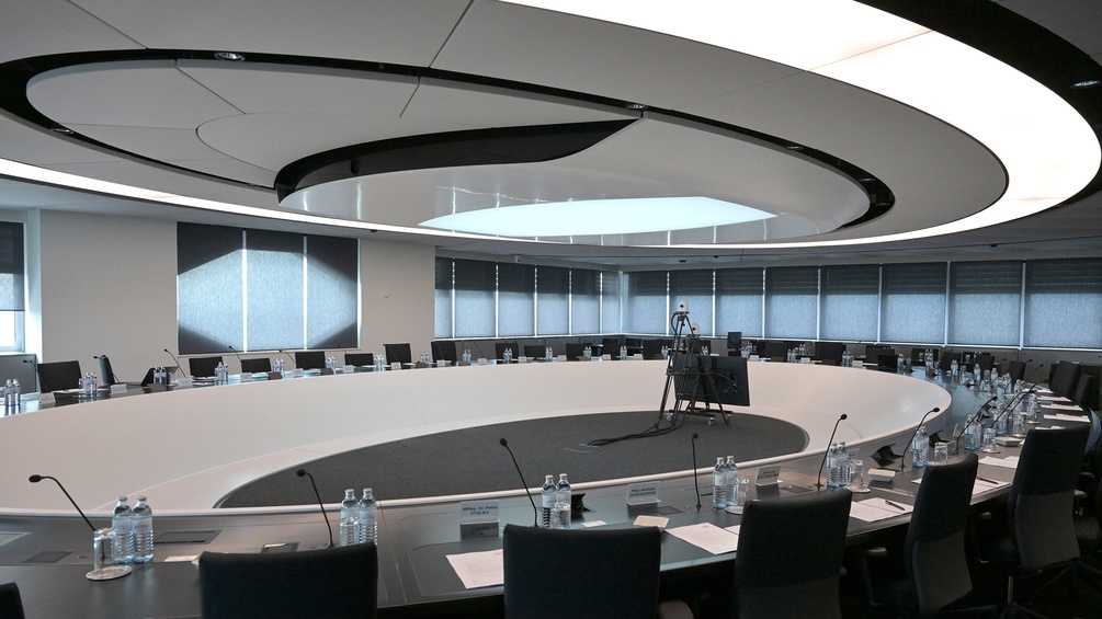 Der leere Sitzungssaal vor Begionn einer Sitzung des des ORF Stiftungsrates