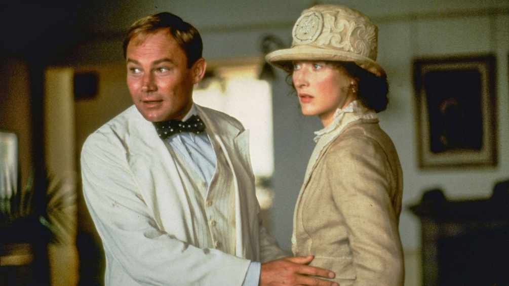 ORF/UNIVERSAL Klaus Maria Brandauer (Baron Bror Blixen) und Meryl Streep (Karen Blixen) in "Jenseits von Afrika", 1985.