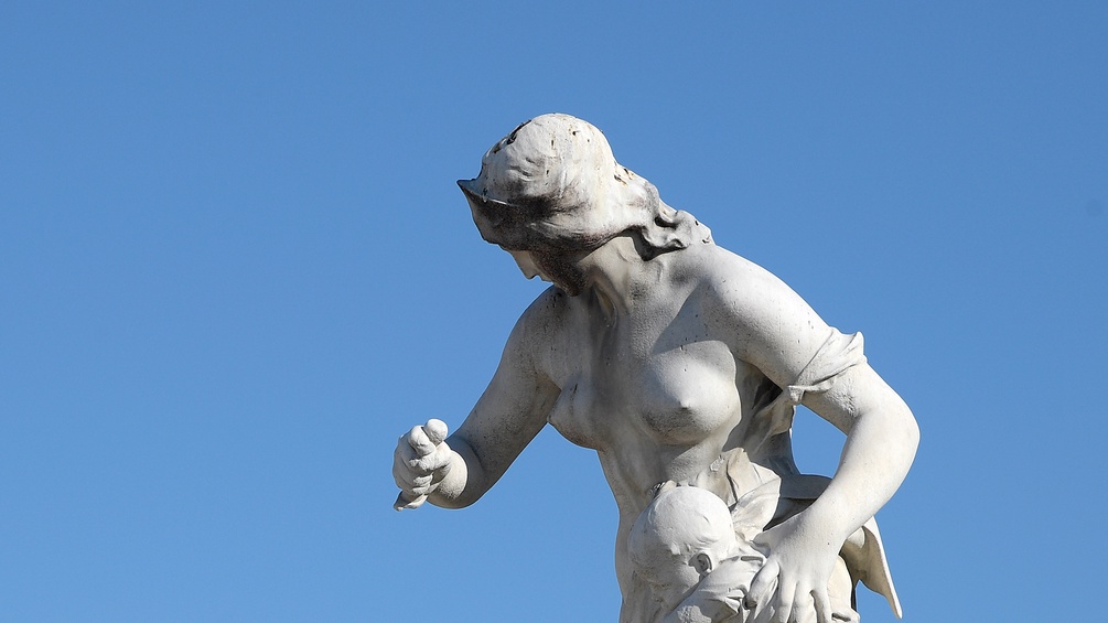 Medea-Statue