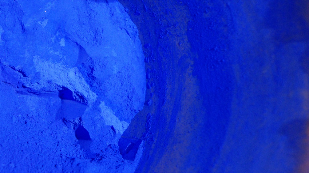 TY WALTINGER Blaue Pigmente