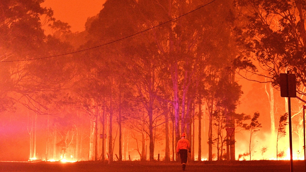 Feuer in einem Ort in Australien