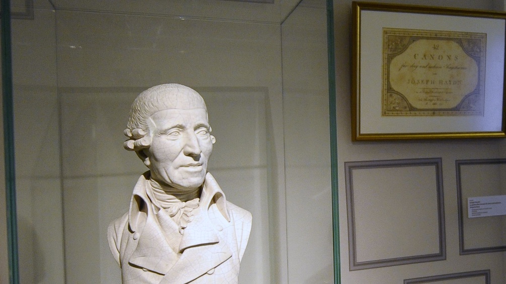 Eine Portraitbueste  Joseph Haydns