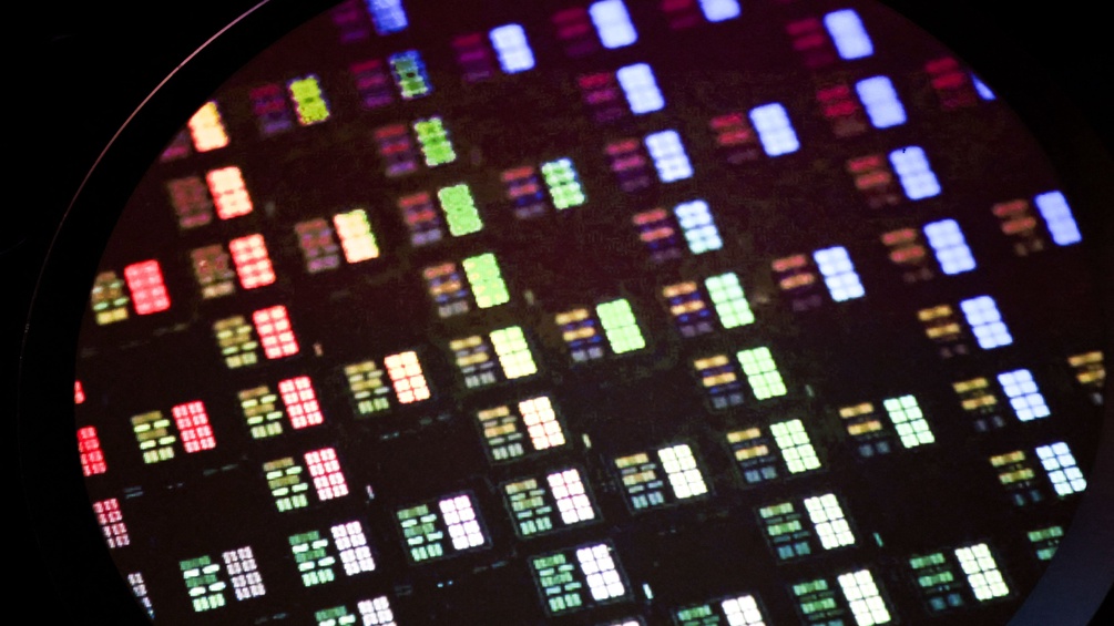 PICTUREDESK.COM/AFP/I-HWA CHENG Elektronischer Wafer