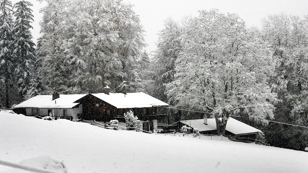 Bauernhof im Schnee