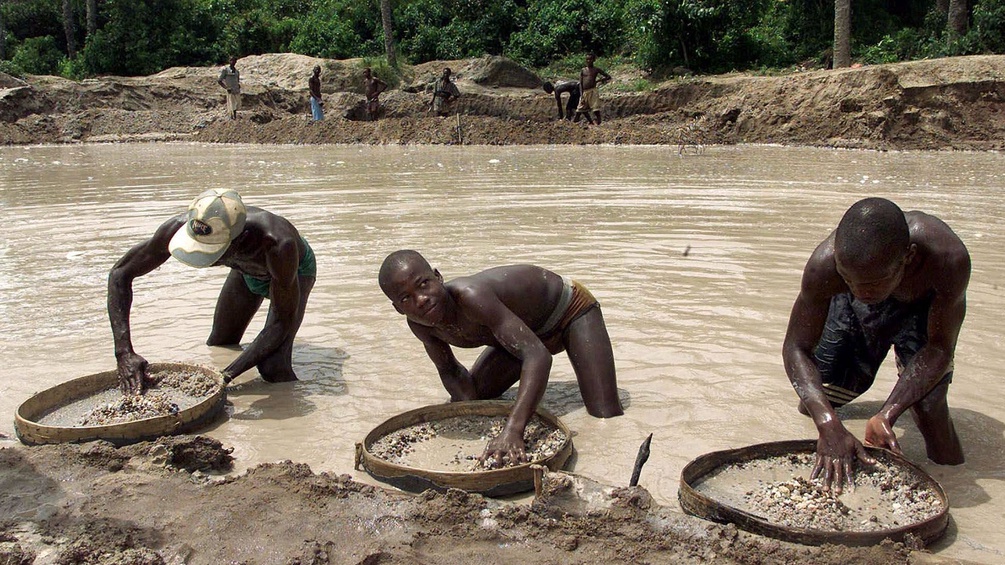 Diamantenschürfer in Sierra Leone