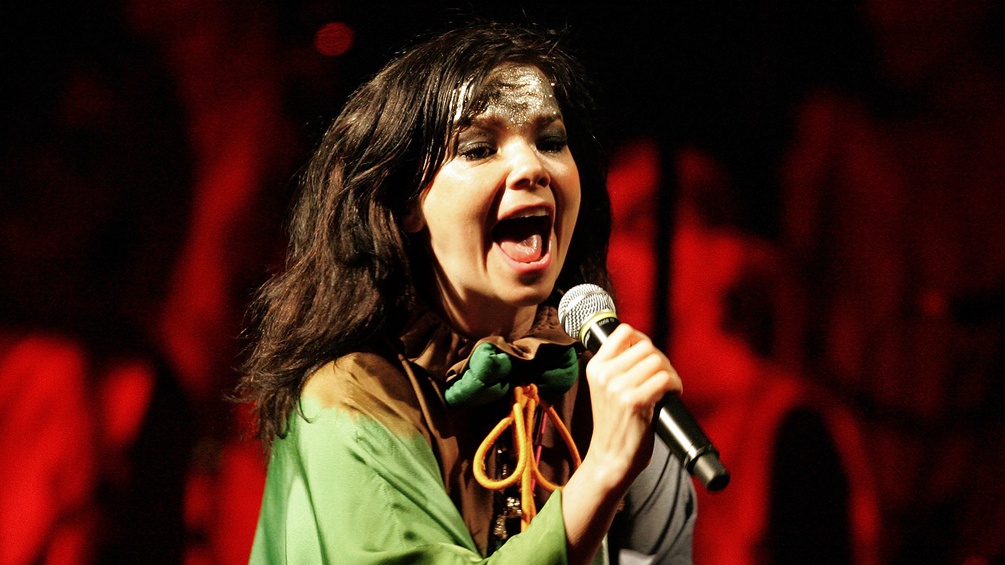 Björk, 2017