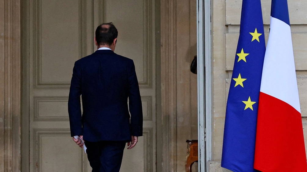 PICTUREDESK.COM/AFP/STEPHANIE LECOCQ Sebastien Lecornu von hinten