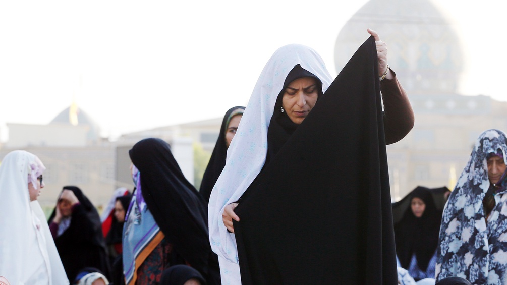 Frauen mit Kopftuch im Iran