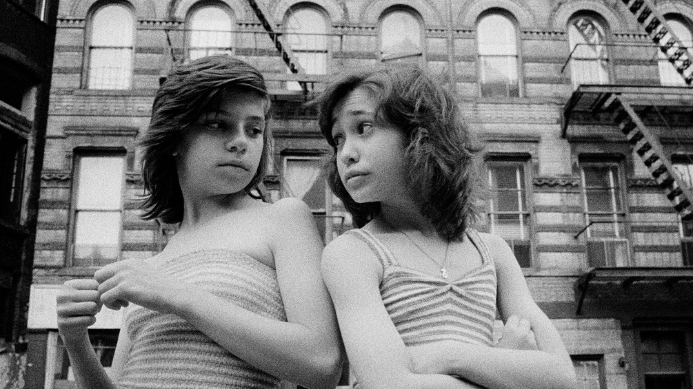 Dee and Lisa on Mott Street, Little Italy, New York City, USA, 1976 (Ausschnitt)