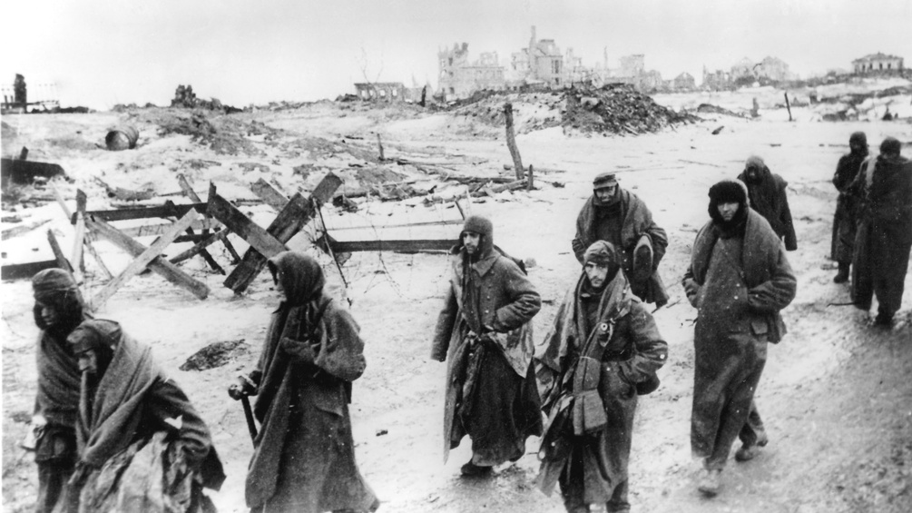 Stalingrad, 1943: Deutsche Soldaten, recht verlumpt