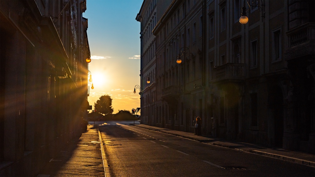 ORF/URSULA HUMMEL-BERGER Sonnennuntergang in Triest, Sommer