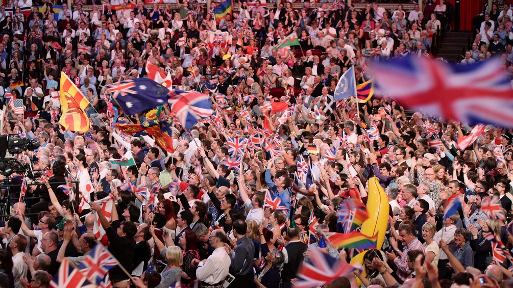 The Last Night of the Proms, Publikum mit Fahnen