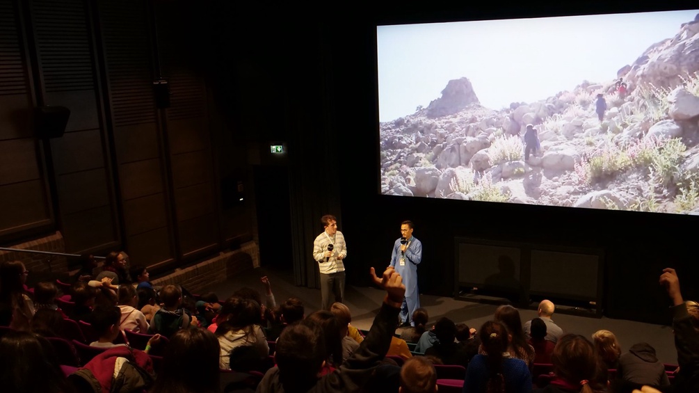 KINO ASYL 2019 - MAX KRATZER Menschen im Kinosaal