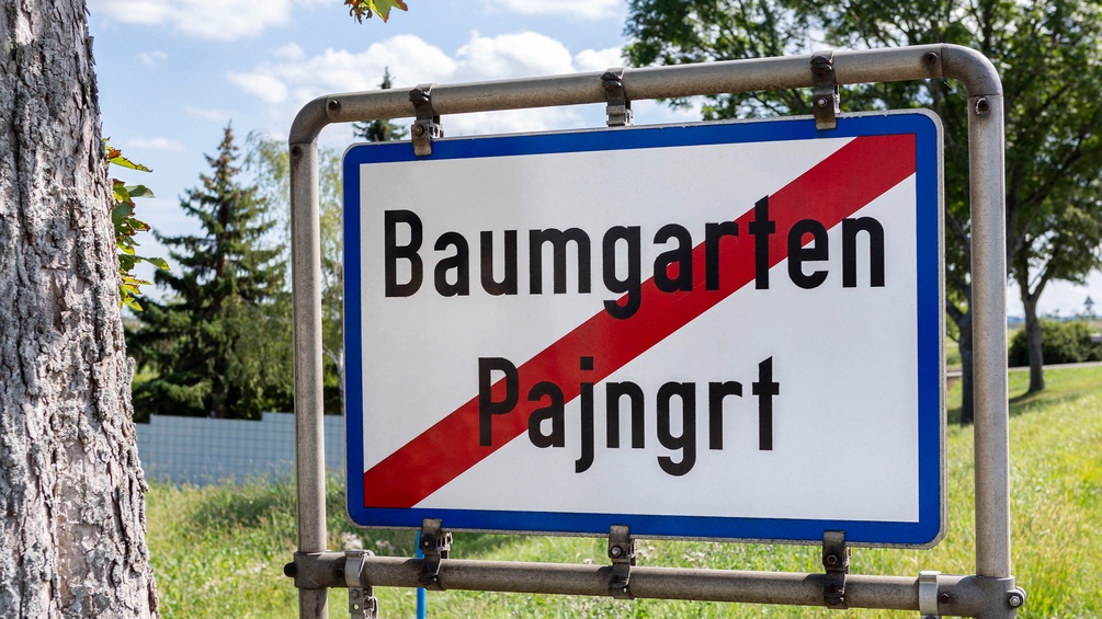 Zweisprachige Ortstafel