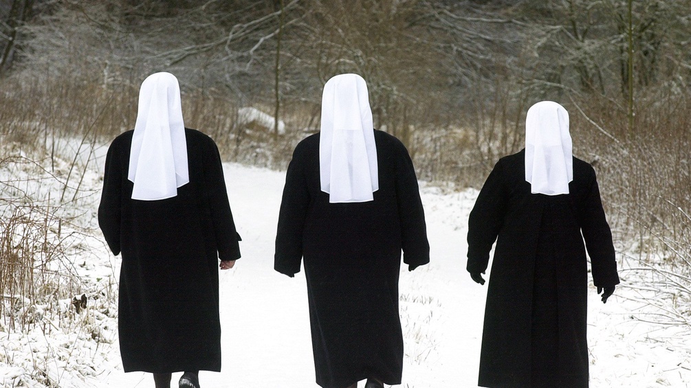 Drei Nonnen im Schnee