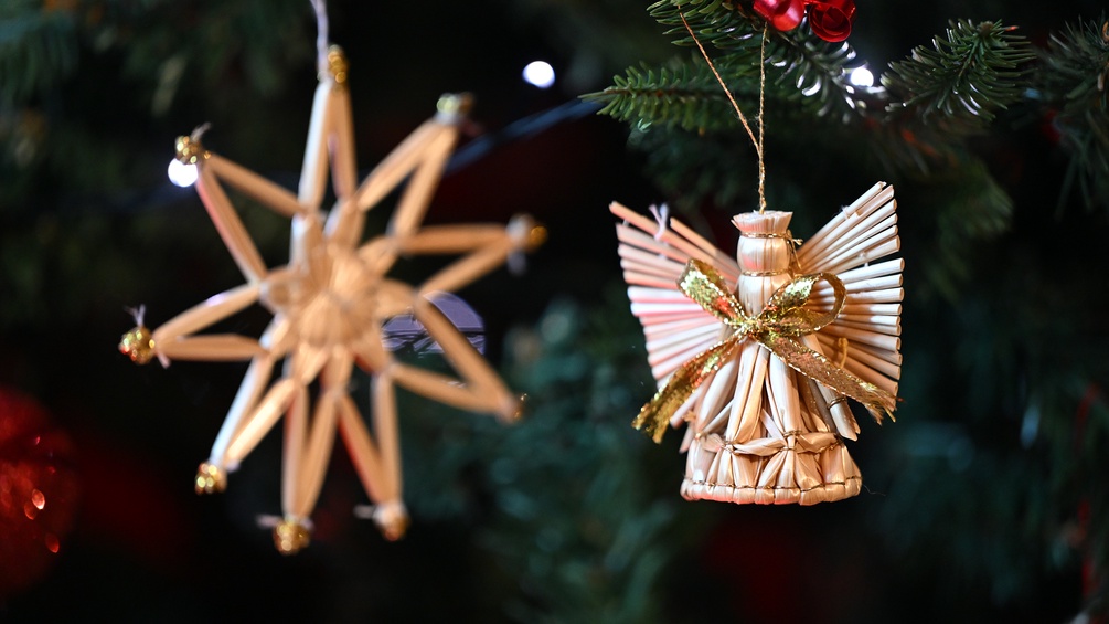 Baumbehang: Christkind, Strohbaumschmuck, Weihnachten