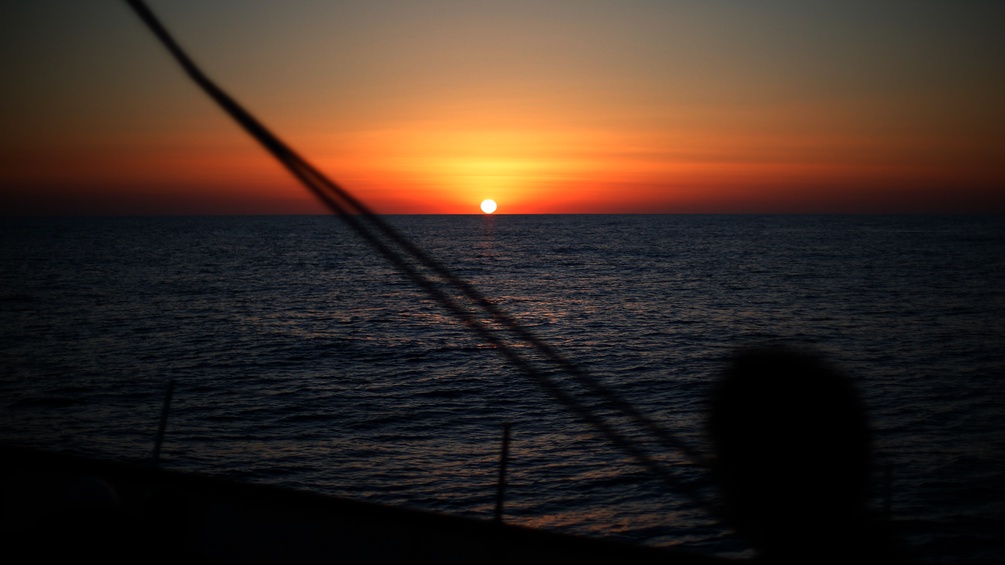 Ein Sonnenuntergang am Meer in Lybien