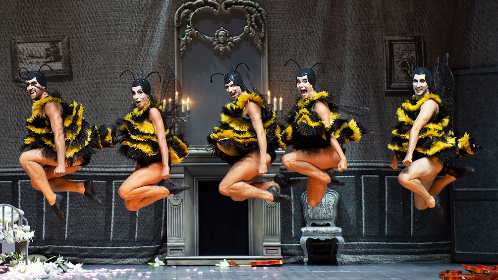 Springende Tänzerinnen 