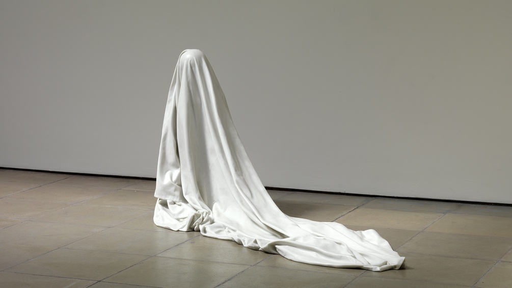 "Tell my mother not to worry" von Ryan Gander